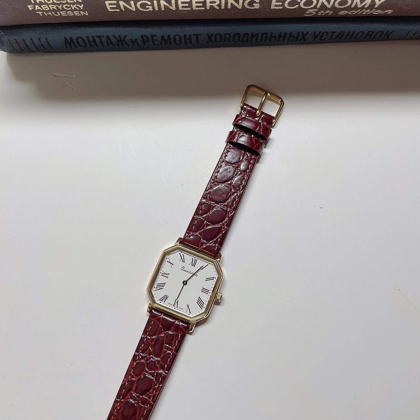 Estoria Goldframe Classic Watch